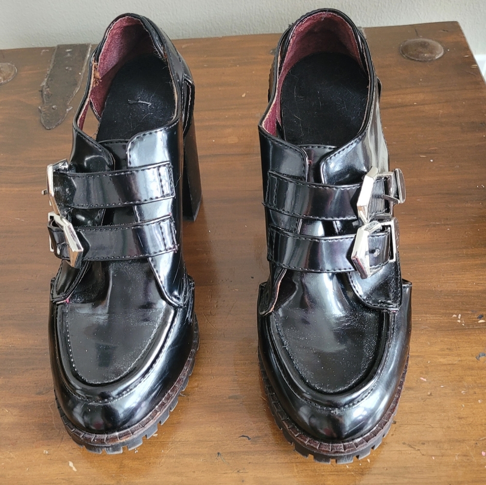 Chunk heel buckle booties